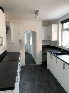 KITCHEN- click for photo gallery